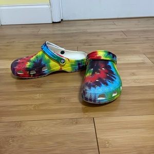 women tie dye crocs
